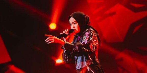 Salma Salsabil Rayakan Satu Tahun Berkarya dengan Rilis Single #BolehJugaSalmaSalsabil Sumber Kompas.