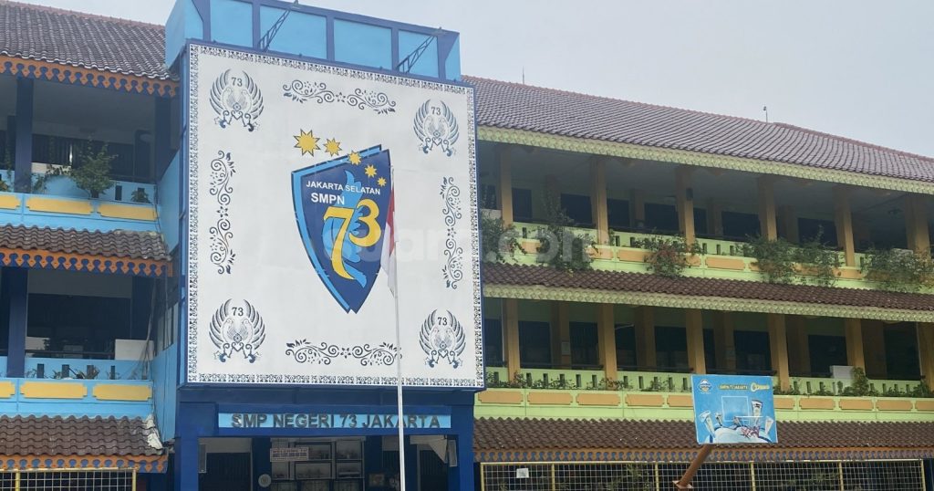 Tragedi di SMP Jakarta Selatan, Seorang Siswa Nekat Melompat dari Lantai Tiga. Sumber Suara.