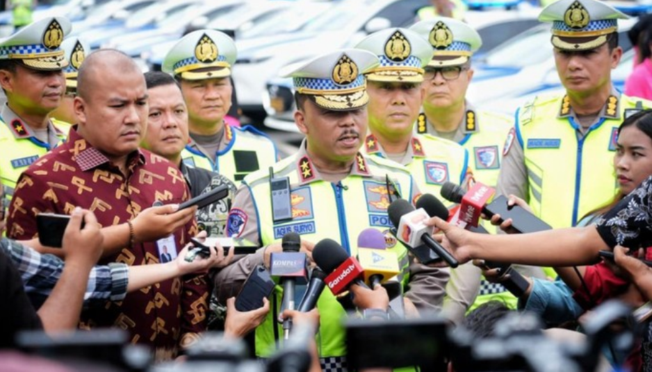 Kakorlantas Polri Kirim Tim untuk Permudah Layanan Kendaraan Korban Bencana di Aceh dan Sumatera