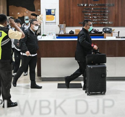 KPK Geledah Kantor Pusat Ditjen Pajak dan Sita Dokumen serta Uang Tunai