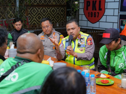 Kakorlantas Polri Sapa Ojol Kota Batu, Perkuat Sinergi Keselamatan Lalu Lintas