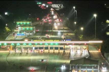ETLE Drone Presisi Pantau Arus Mudik di Tol Cikampek, Lalu Lintas Ramai Lancar