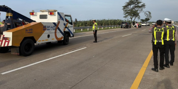 Petugas Sigap Tangani Kecelakaan Bus PO Haryanto di Tol Batang–Semarang, Evakuasi Cepat Cegah Dampak Lebih Luas