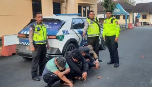 PJR Korlantas Polri Ringkus 4 Pencuri Ban Truk di Tol Tangerang-Merak