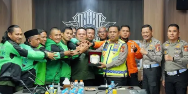 Perjalanan Dua Hari Ojol Jambi ke Jakarta Berbuah Audiensi Hangat Bersama Kakorlantas Polri