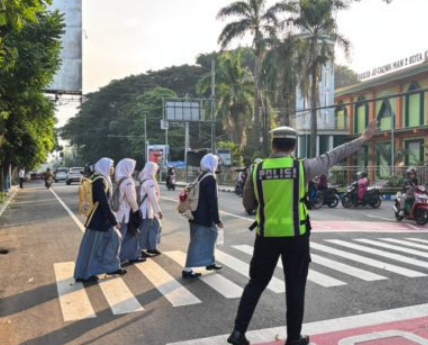 Polantas Jadi Bagian Mobilitas Harian Masyarakat dari Pagi Sampai Malam