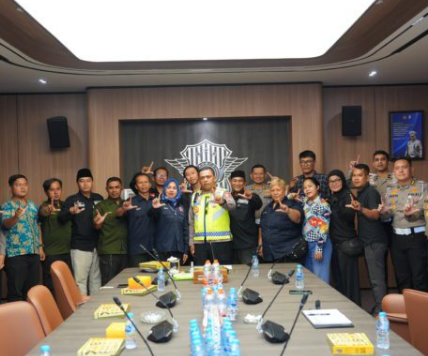 Kakorlantas Dorong Komunitas Ojol Jadi Pelopor Keselamatan Lalu Lintas