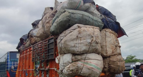 Muatan Berlebih Tingkatkan Risiko Kecelakaan, Keselamatan Transportasi Jadi Sorotan