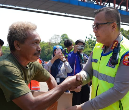 Gakkum Humanis Korlantas Polri Bangun Kesadaran Sopir Truk Menuju Zero ODOL